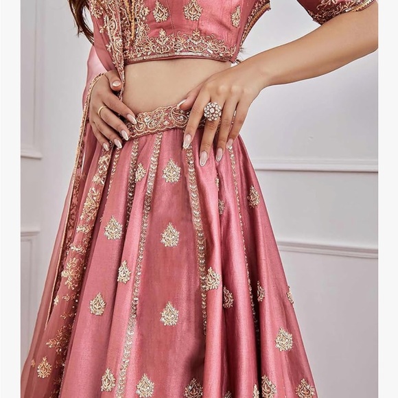 ✨Pink and Gold Indian Lehenga✨ - Picture 4 of 16